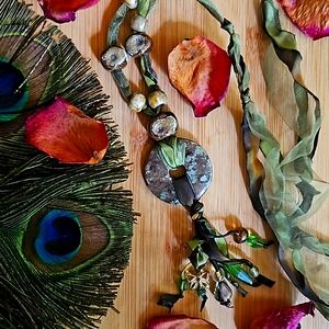 VINTAGE HANDMAND sage Green ribbon necklace with clay beads and stone